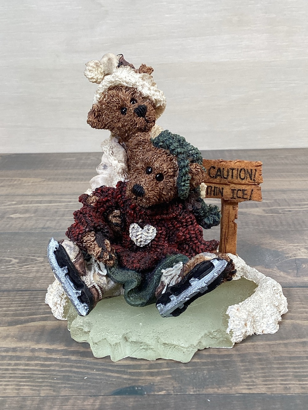 Boyds Bears 1995 "Simone & Bailey; Helping Hands" Style #2277